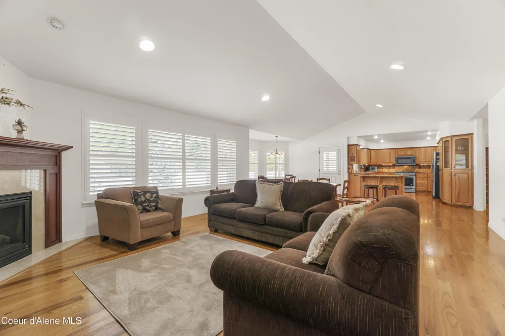 11907 BLUE JAY COURT Hayden, ID 83835