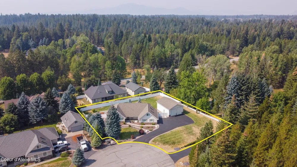 11907 BLUE JAY COURT Hayden, ID 83835