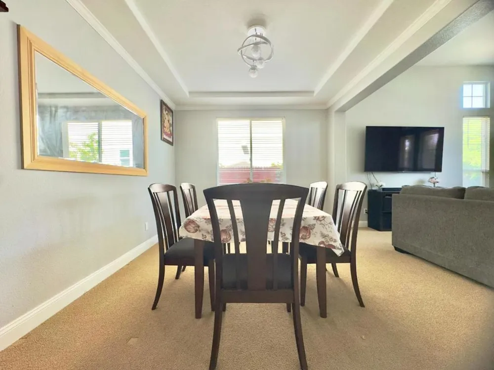 9562 E Park Drive Elk Grove, CA 95624