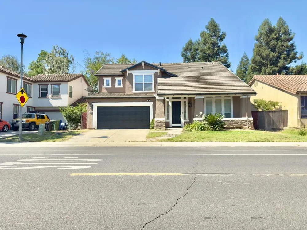 9562 E Park Drive Elk Grove, CA 95624