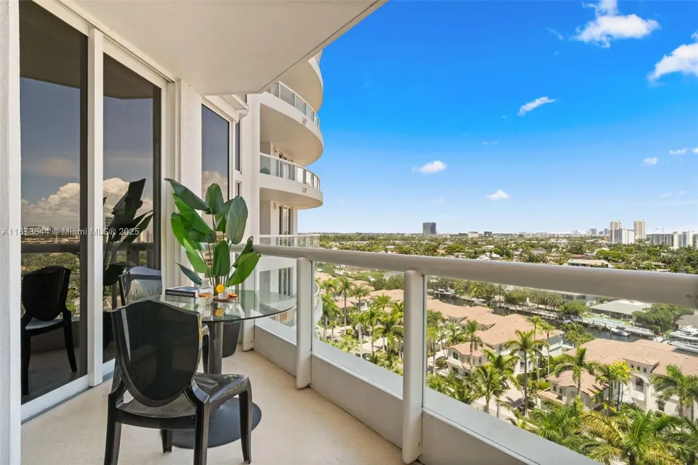 21200 Point Pl #1102 Aventura, FL 33180