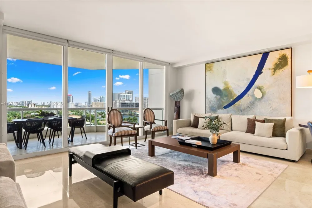 21200 Point Pl #1102 Aventura, FL 33180