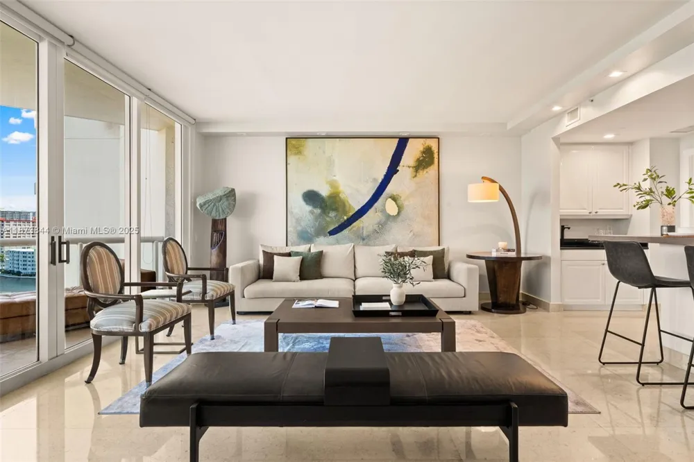 21200 Point Pl #1102 Aventura, FL 33180