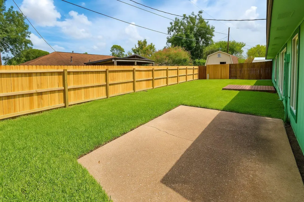 9735 Stonemont Road La Porte, TX 77571