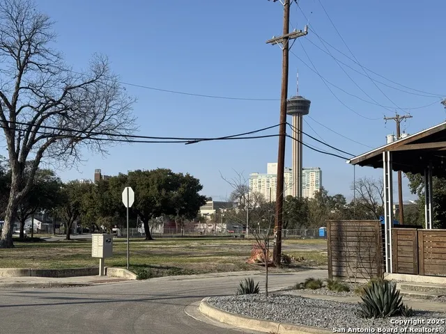 602 Labor St. San Antonio, TX 78210