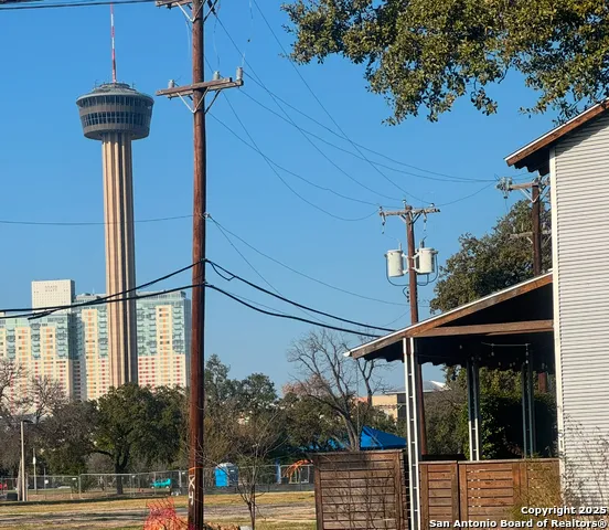 602 Labor St. San Antonio, TX 78210