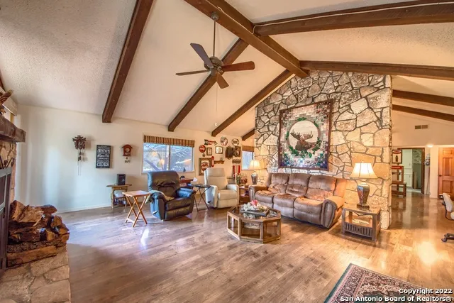 20070 State Hwy 16 Helotes, TX 78023