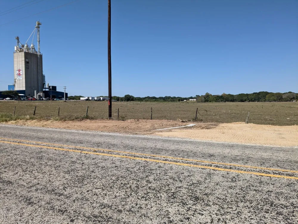 County Rd Road Weimar, TX 78962