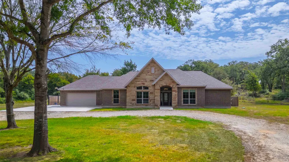 9695 County Road 321 Caldwell, TX 77836