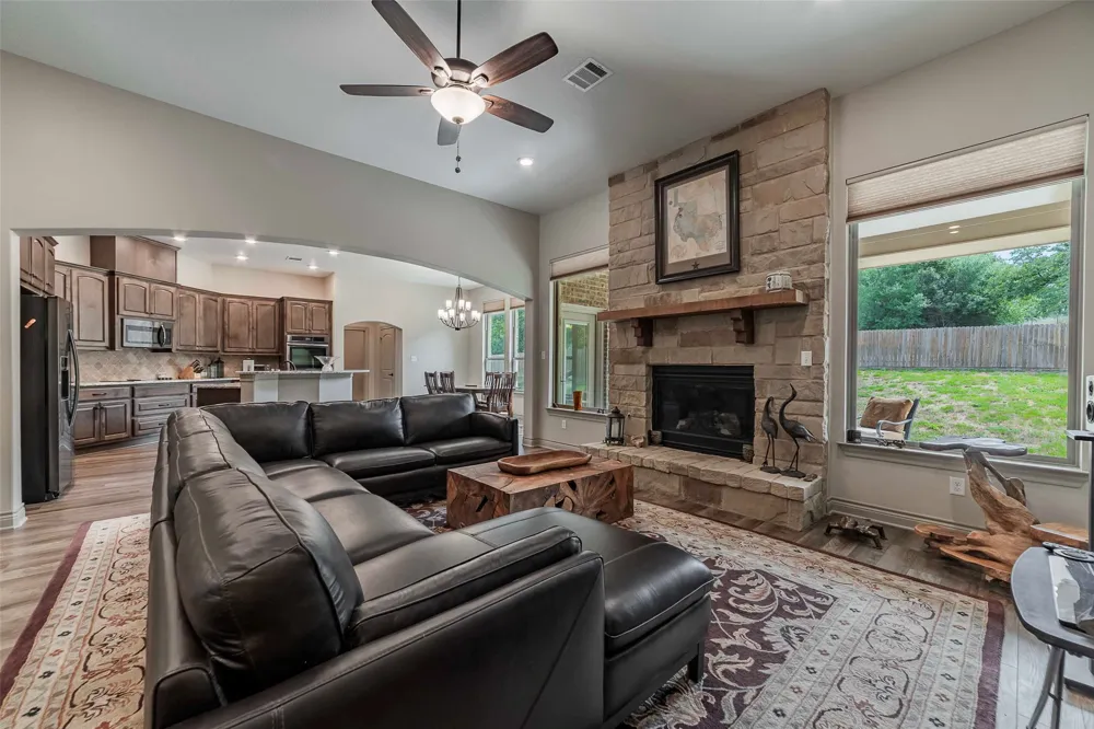 9695 County Road 321 Caldwell, TX 77836