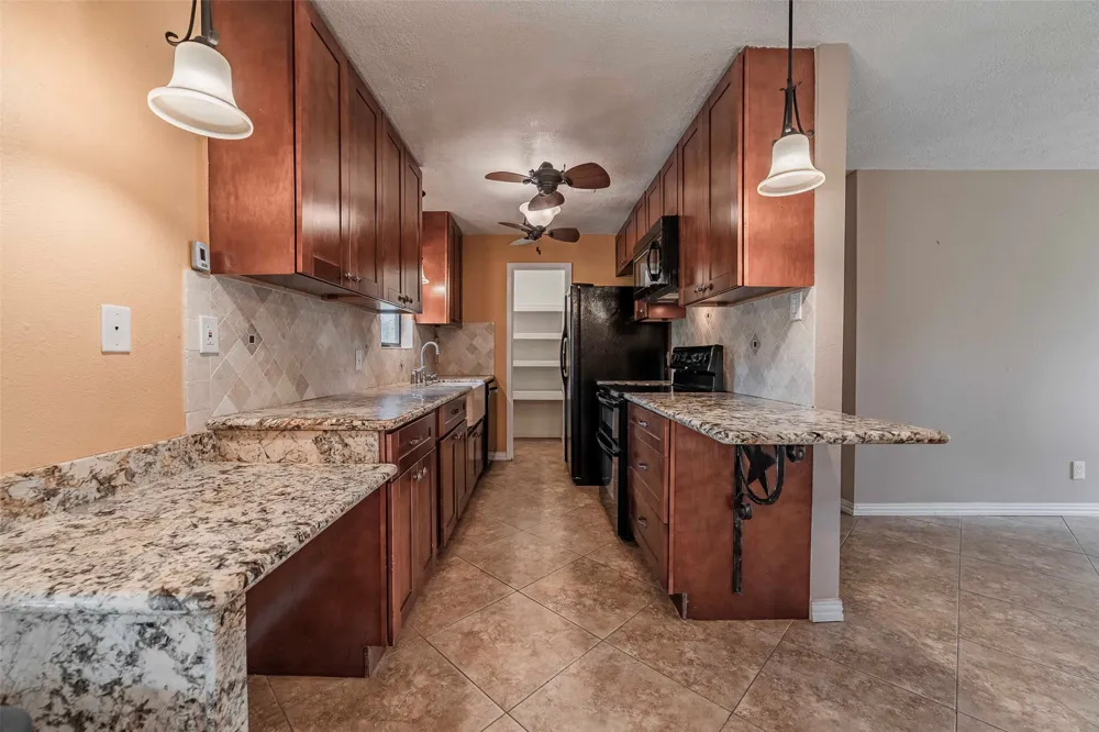 9695 County Road 321 Caldwell, TX 77836