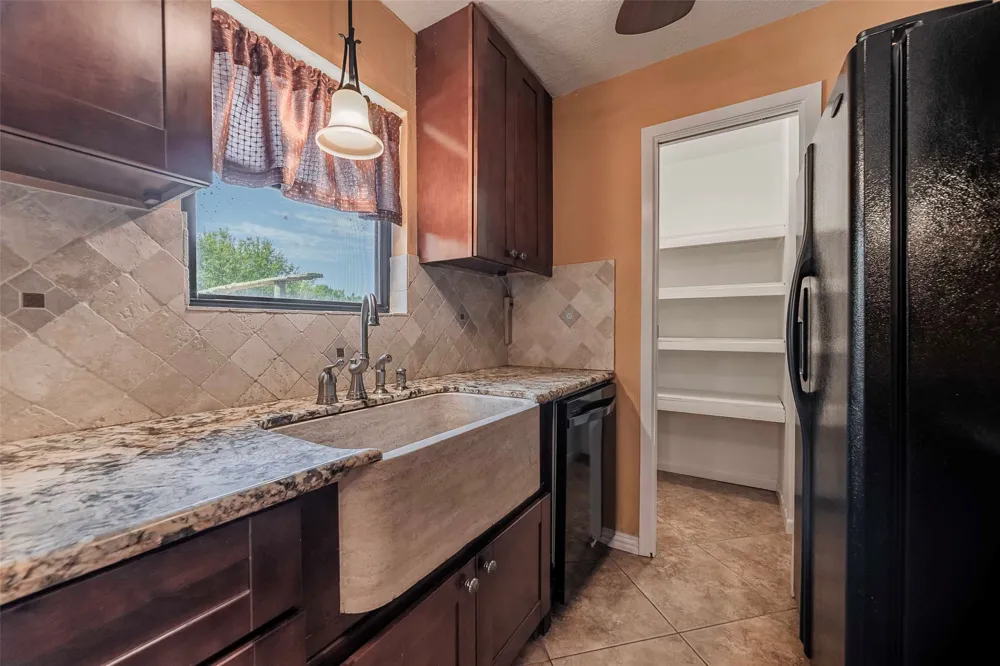 9695 County Road 321 Caldwell, TX 77836
