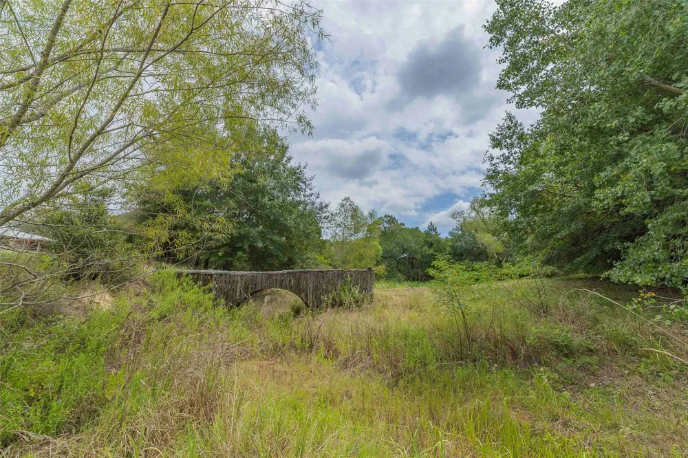 9695 County Road 321 Caldwell, TX 77836