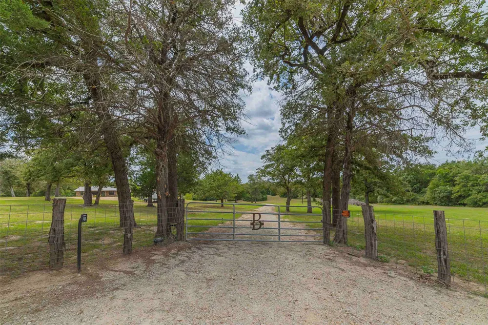 9695 County Road 321 Caldwell, TX 77836