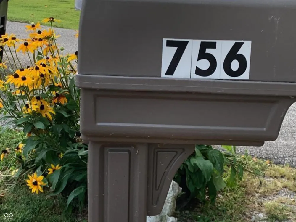 756 Tudor Place North Vernon, IN 47265