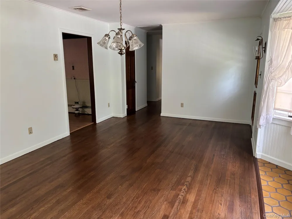 16 Rocklein Road Wading River, NY 11792