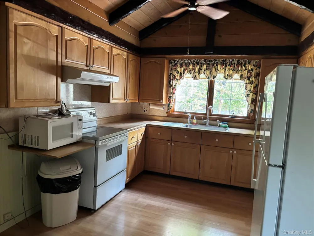 16 Rocklein Road Wading River, NY 11792