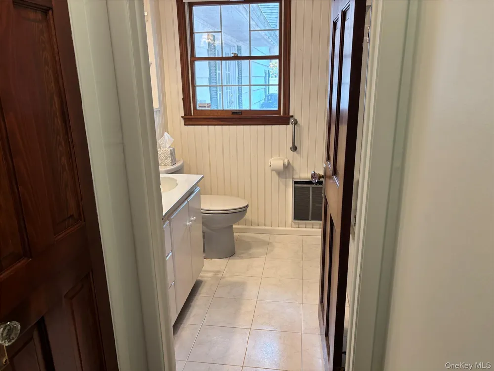 16 Rocklein Road Wading River, NY 11792