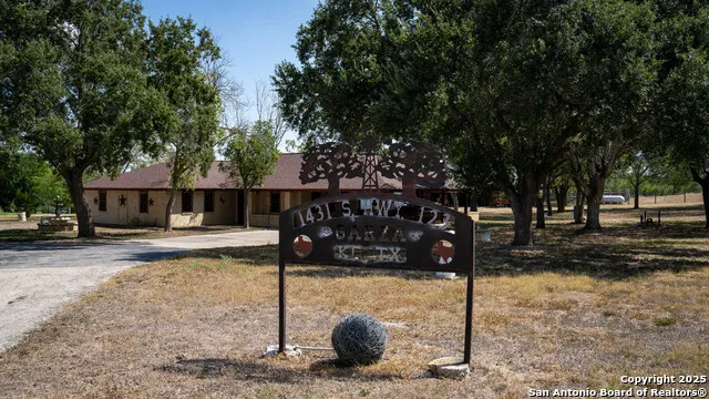 1431 S SH-123 Karnes City, TX 78118