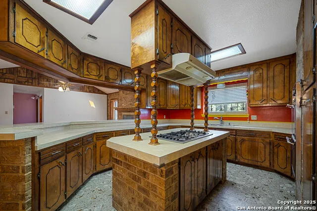 1431 S SH-123 Karnes City, TX 78118
