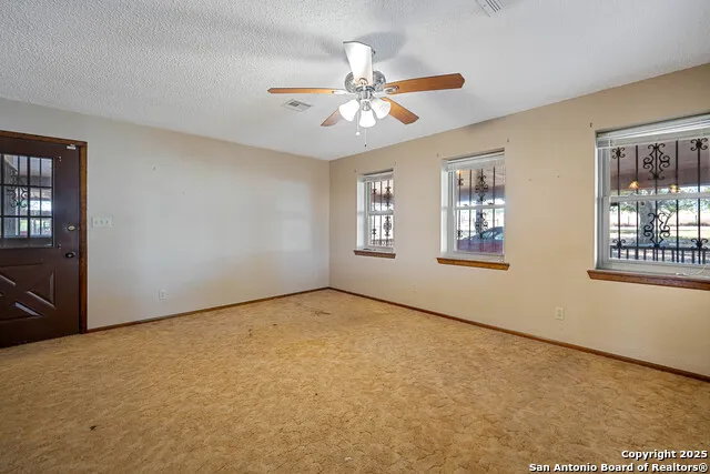 1431 S SH-123 Karnes City, TX 78118