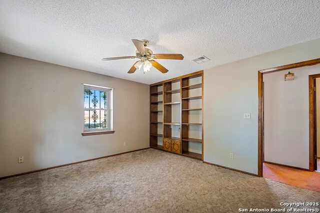 1431 S SH-123 Karnes City, TX 78118