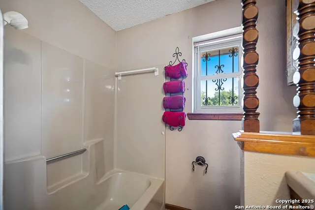 1431 S SH-123 Karnes City, TX 78118