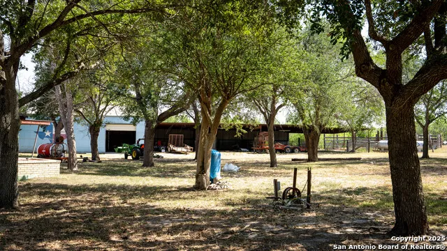1431 S SH-123 Karnes City, TX 78118