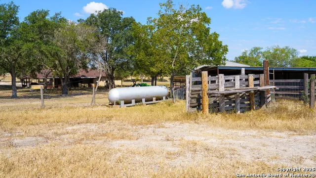 1431 S SH-123 Karnes City, TX 78118