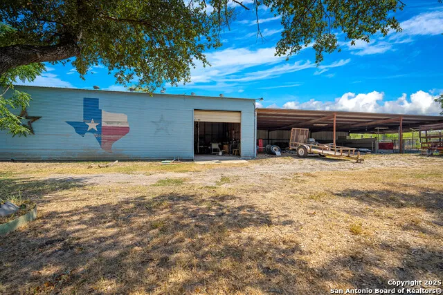 1431 S SH-123 Karnes City, TX 78118