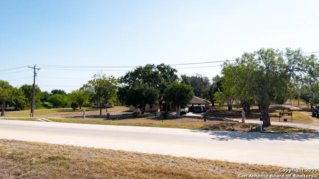 1431 S SH-123 Karnes City, TX 78118