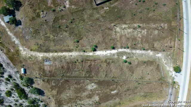 1431 S SH-123 Karnes City, TX 78118