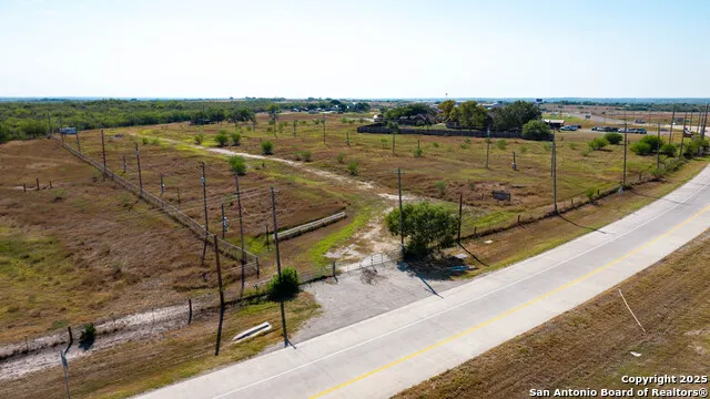1431 S SH-123 Karnes City, TX 78118