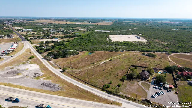 1431 S SH-123 Karnes City, TX 78118