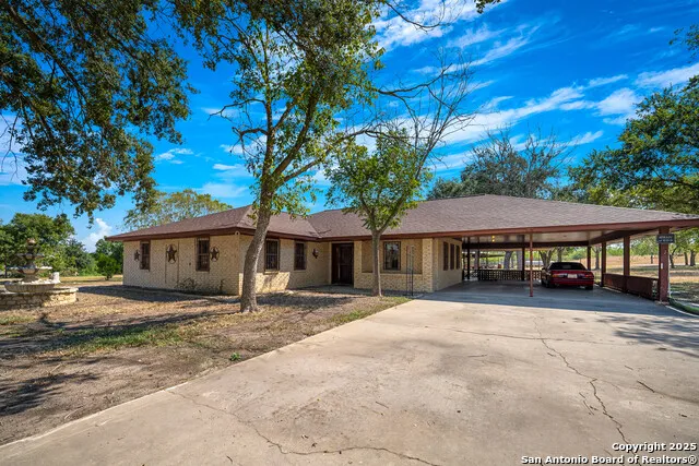 1431 S SH-123 Karnes City, TX 78118