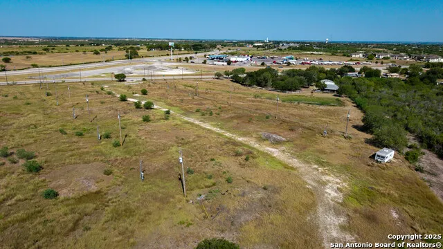 1431 S SH-123 Karnes City, TX 78118