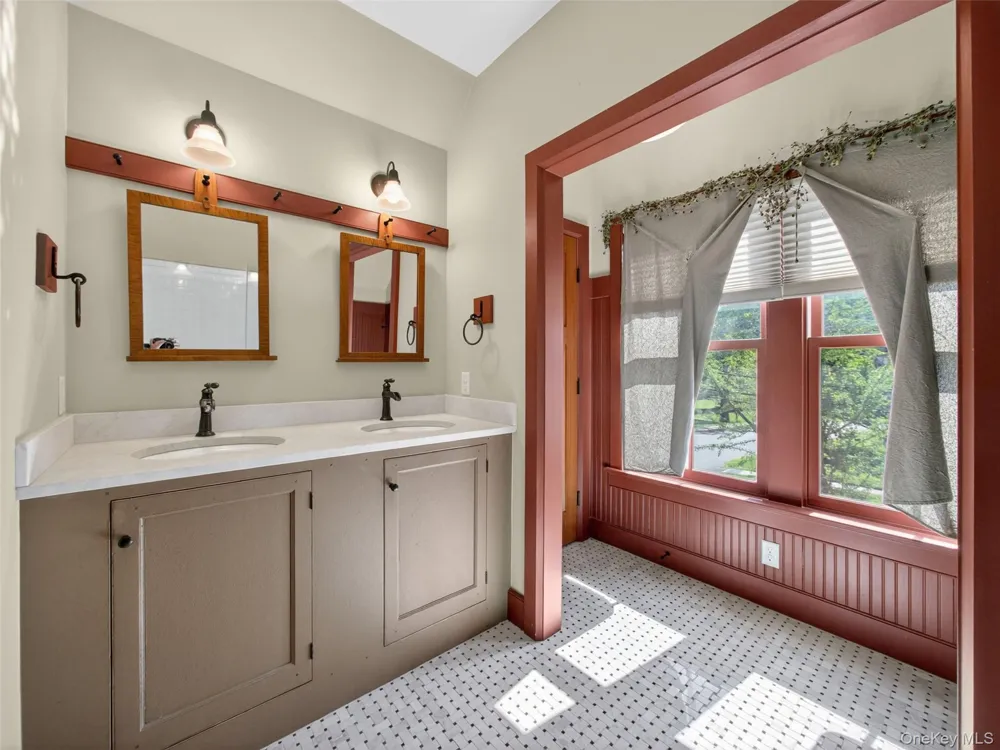 43 Rockland Avenue Hillburn, NY 10931