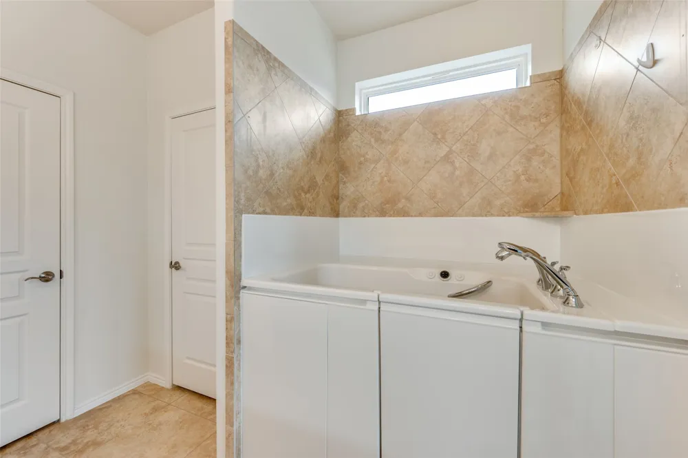 6445 Paragon Drive Frisco, TX 75036