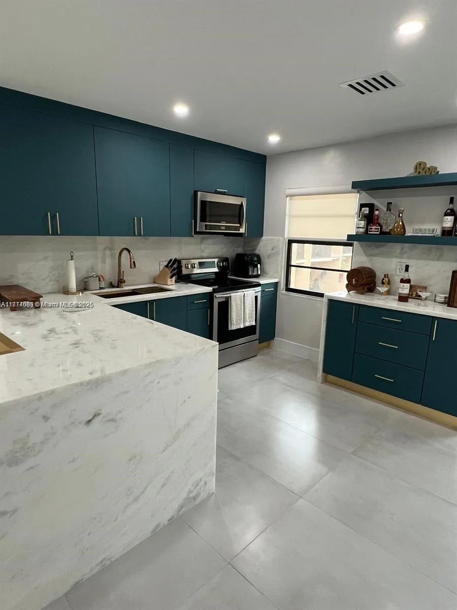 1103 S collier #C-108 Marco Island, FL 34145