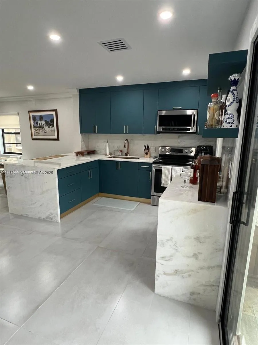 1103 S collier #C-108 Marco Island, FL 34145