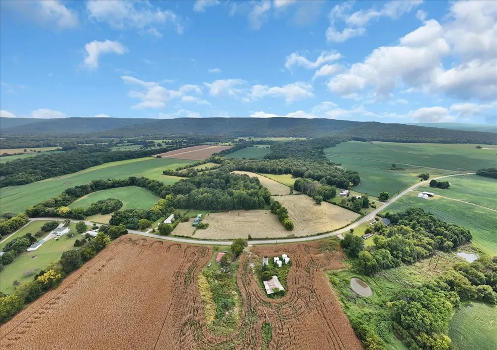 8084 Old Alto Hwy Decherd, TN 37324