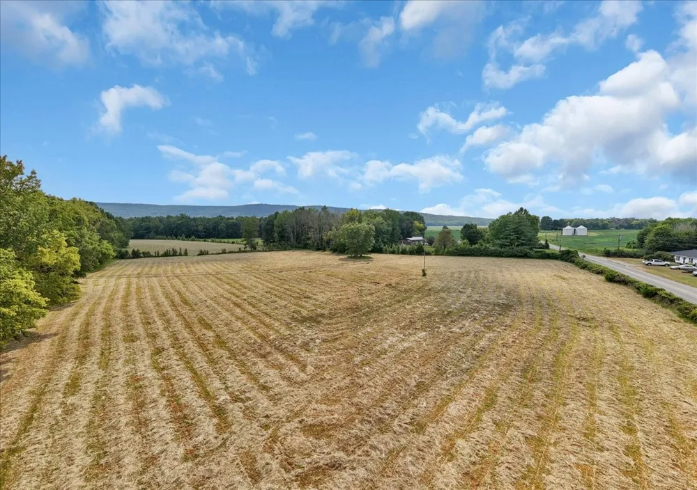 8084 Old Alto Hwy Decherd, TN 37324