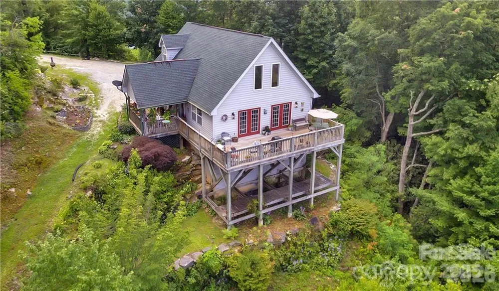 612 Old Home Place Road Tuckasegee, NC 28783