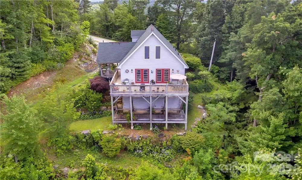 612 Old Home Place Road Tuckasegee, NC 28783
