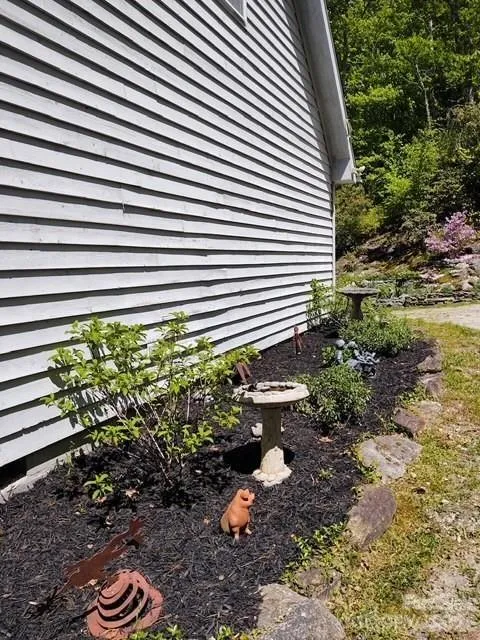 612 Old Home Place Road Tuckasegee, NC 28783