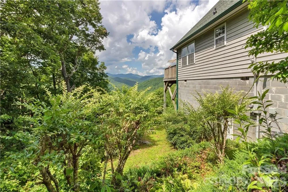 612 Old Home Place Road Tuckasegee, NC 28783