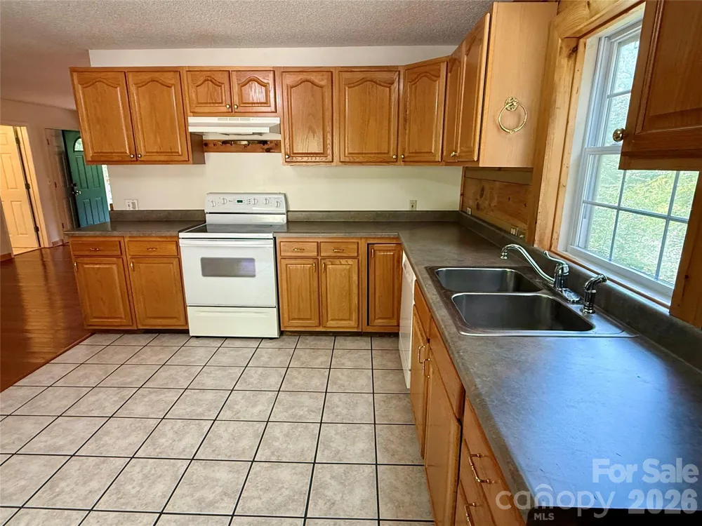 66 Ashlyn Lane Tryon, NC 28782