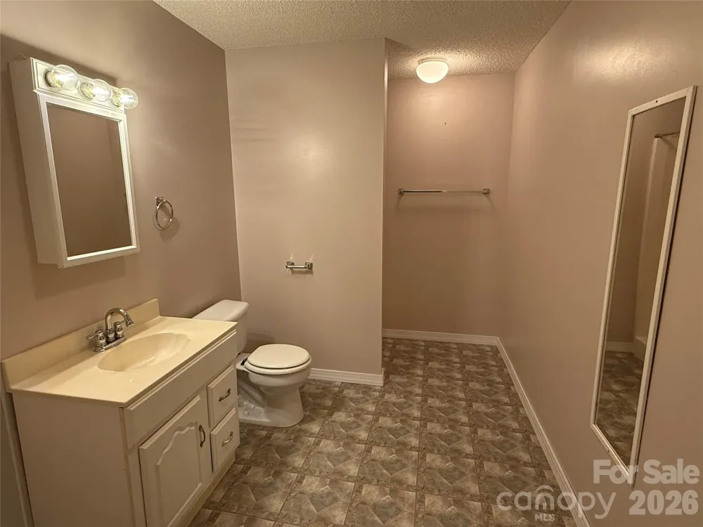66 Ashlyn Lane Tryon, NC 28782