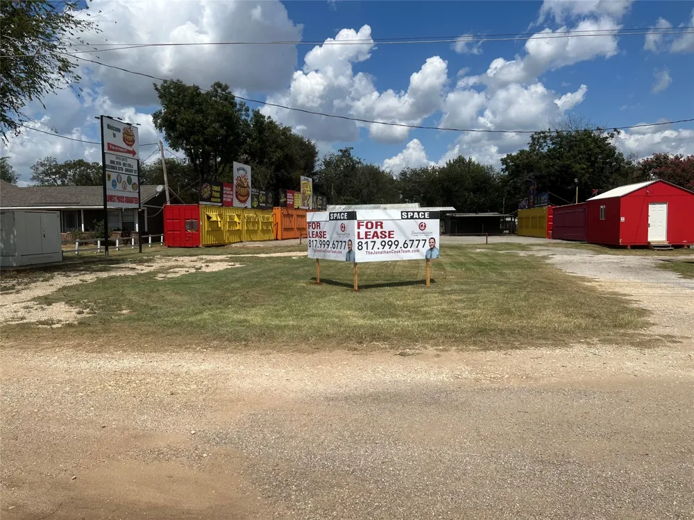 1810 Farm Market 1187 Crowley, TX 76036