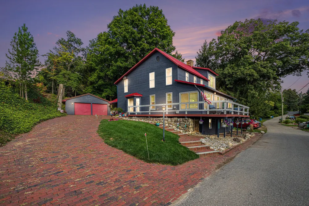 55945 Inn D Inn Drive Dowagiac, MI 49047